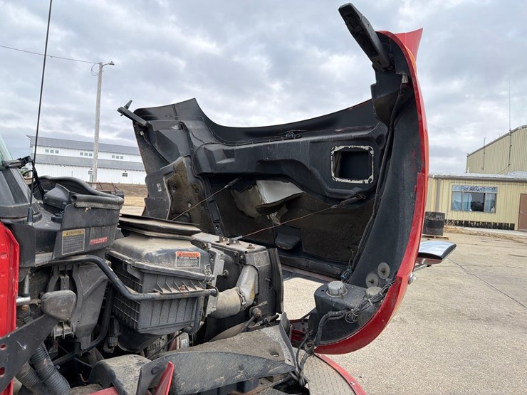 2014-international-4000-image-44