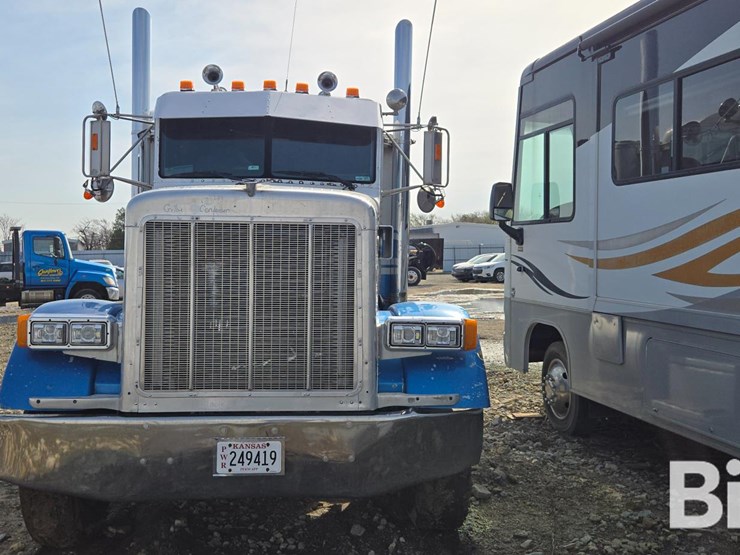 1999-peterbilt-378-image-2