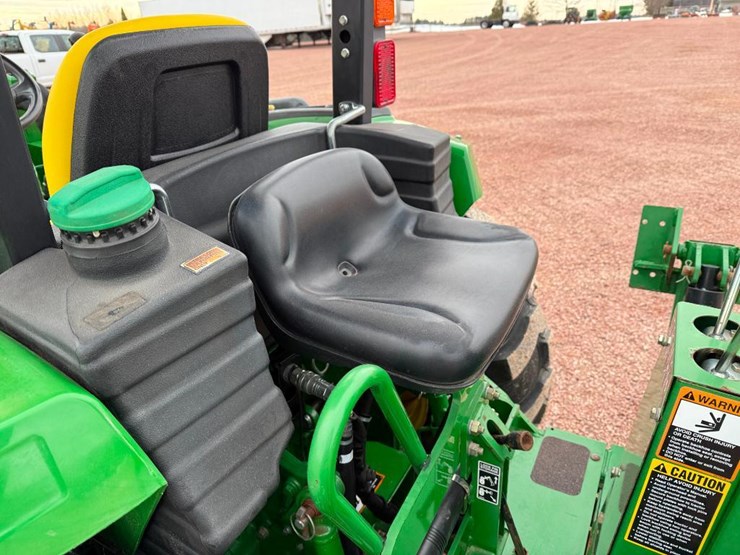 john-deere-4052m-image-34