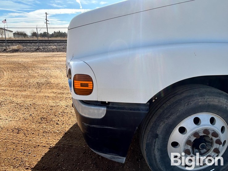 1998-freightliner-century-120-image-11