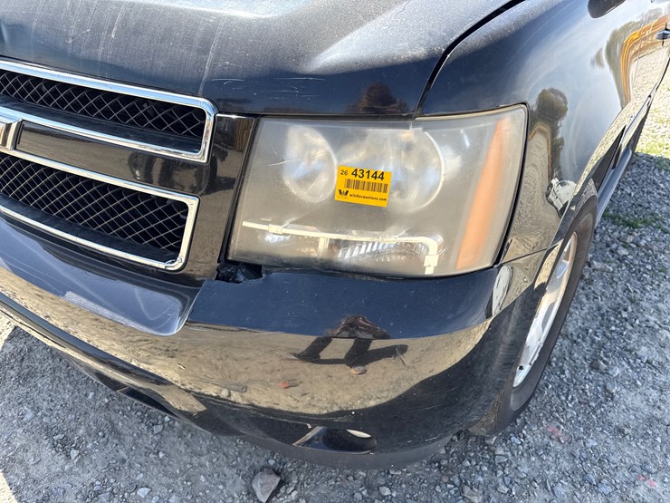 2010-chevrolet-tahoe-image-18