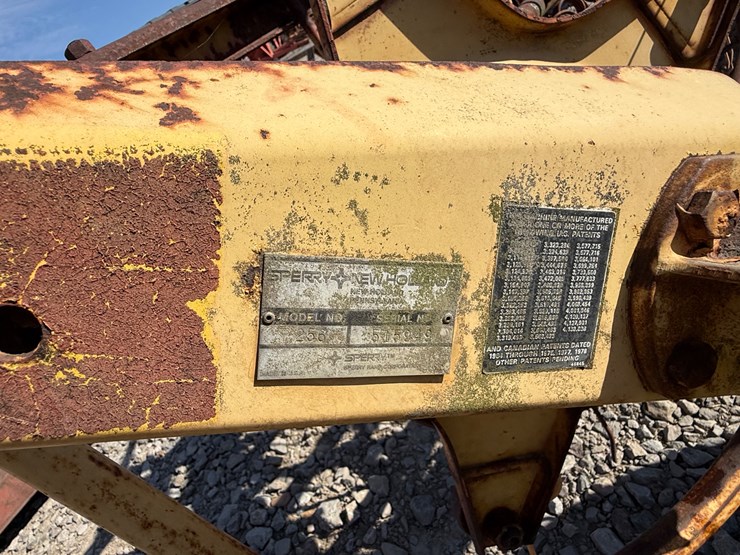 new-holland-256-image-12