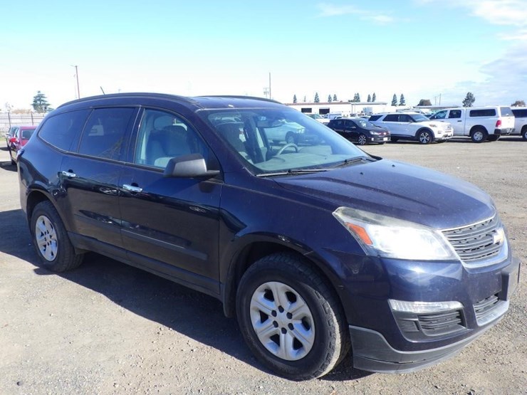 2017-chevrolet-traverse-image-2