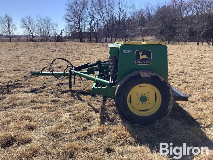 john-deere-8300-image-8