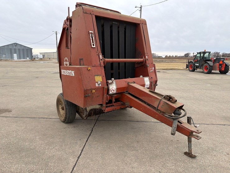 hesston-5540-image-2