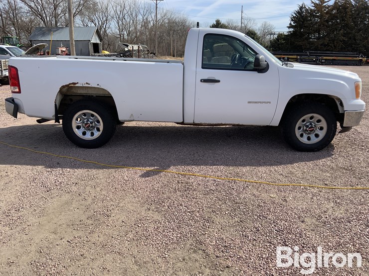 2011-gmc-sierra-1500-image-4
