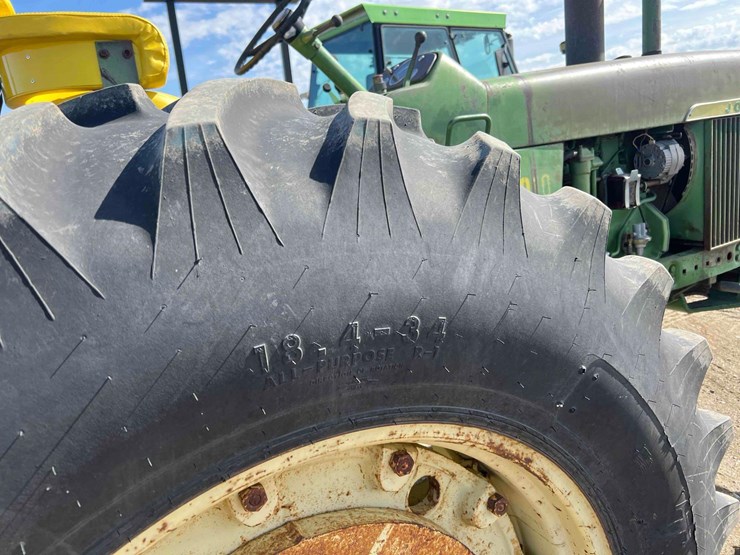 john-deere-4010-image-14