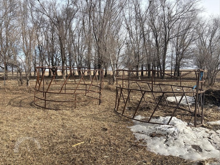 unknown-round-bale-feeder-image-2