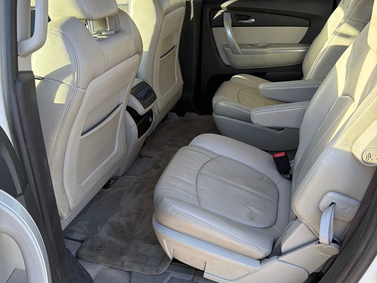 2010-gmc-acadia-slt-image-22