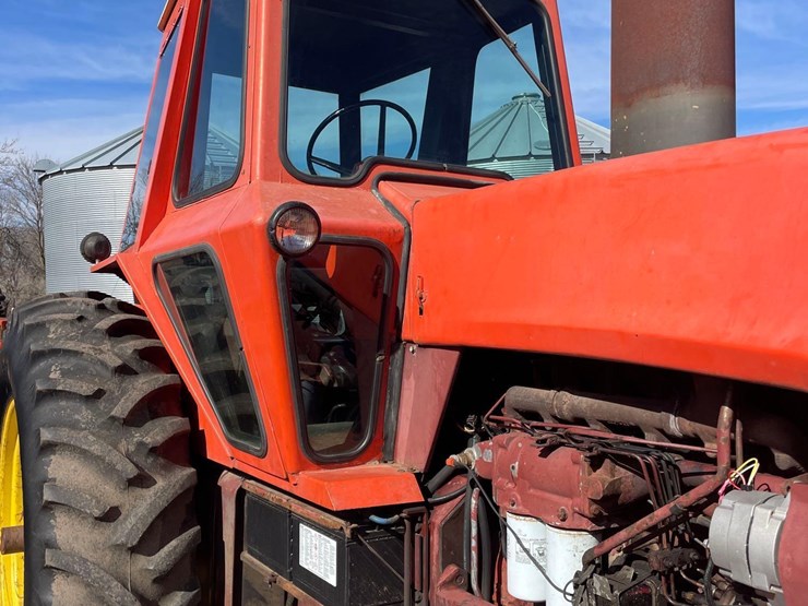 allis-chalmers-7040-2wd-tractor-image-27