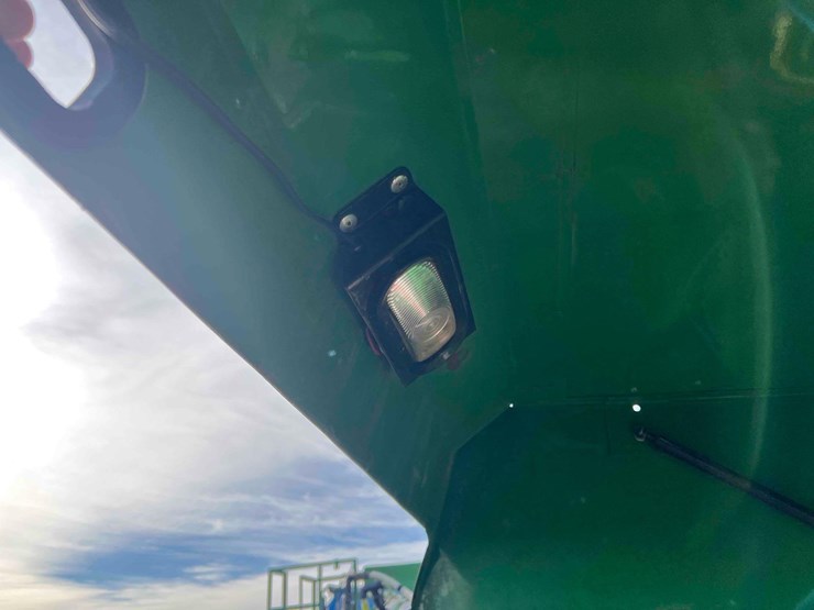 john-deere-568-image-15