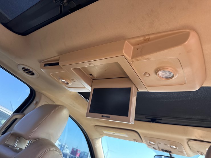 2011-gmc-acadia-image-29