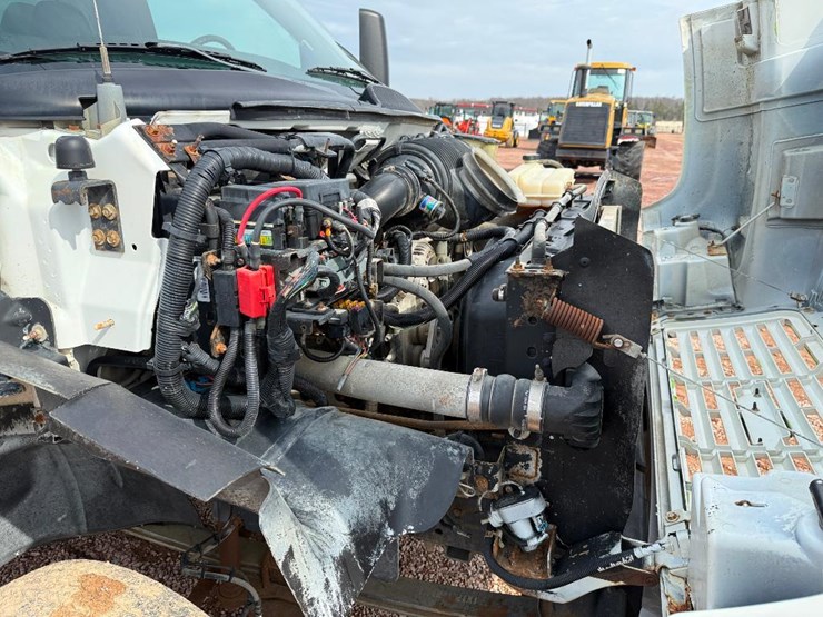 #205-•-lot-205-image-28