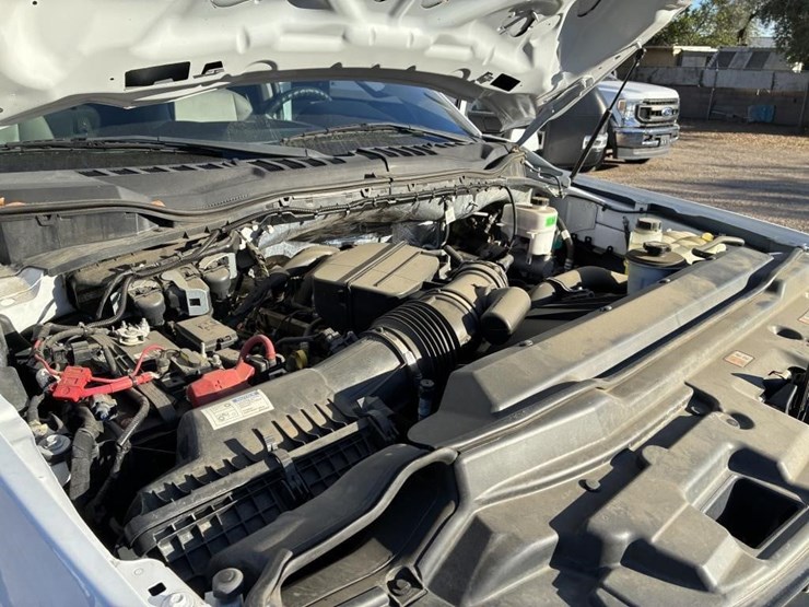 2022-ford-f450-xl-image-9