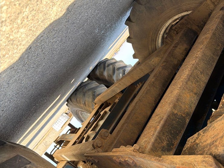 1990-versatile-946-image-69