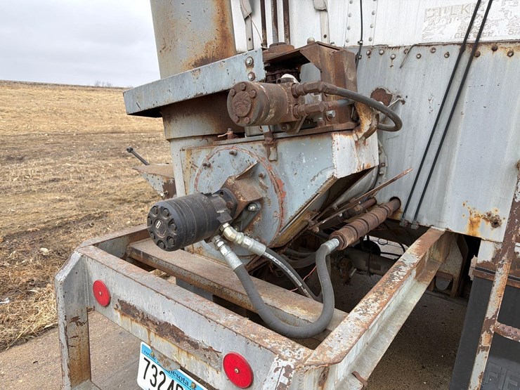 1999-bulkliner-36ft-semi-feed-trailer-image-19