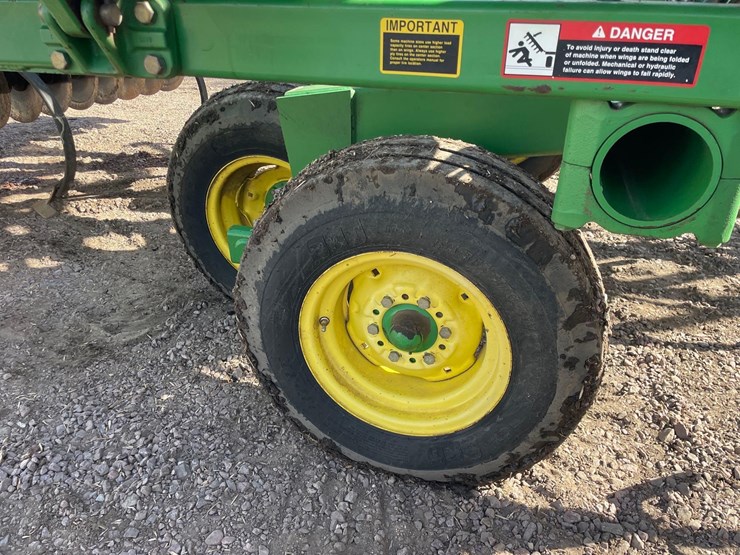 john-deere-726-image-26