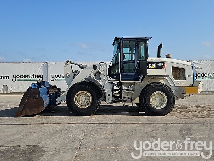 2015-caterpillar-938k-image-3