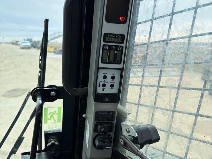 2018-new-holland-l234-image-43