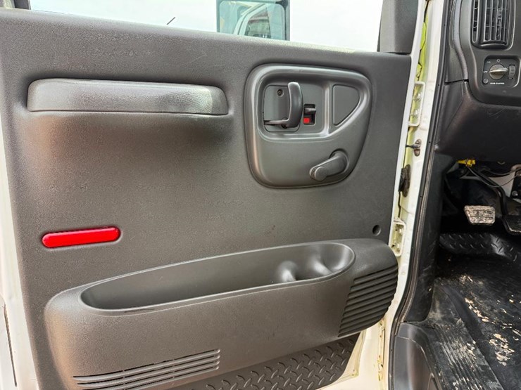 #205-•-lot-205-image-43