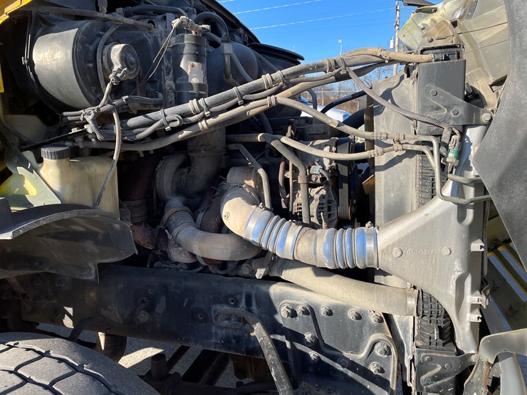 2006-caterpillar-c13-image-44