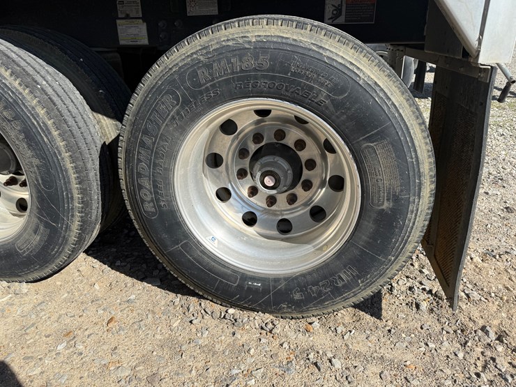 2022-wilson-hopper-bottom-image-16