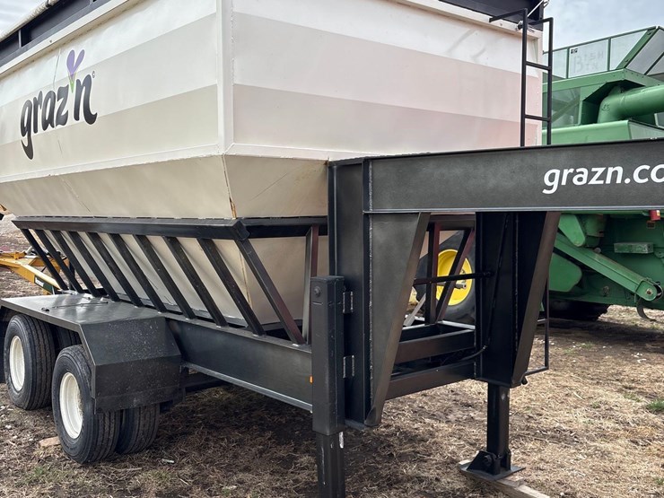 triple-r-500bu-gooseneck-hopper-trailer-image-16