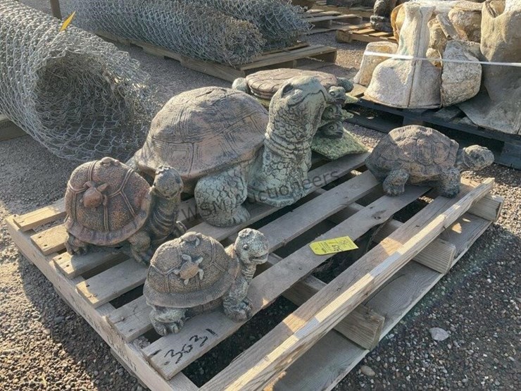 pallet-of-assorted-concrete,-turtle-statues-image-1