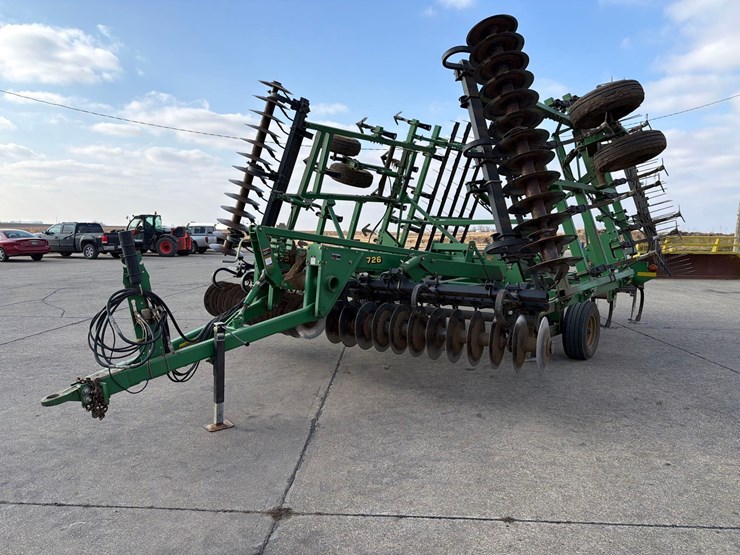 john-deere-726-image-2