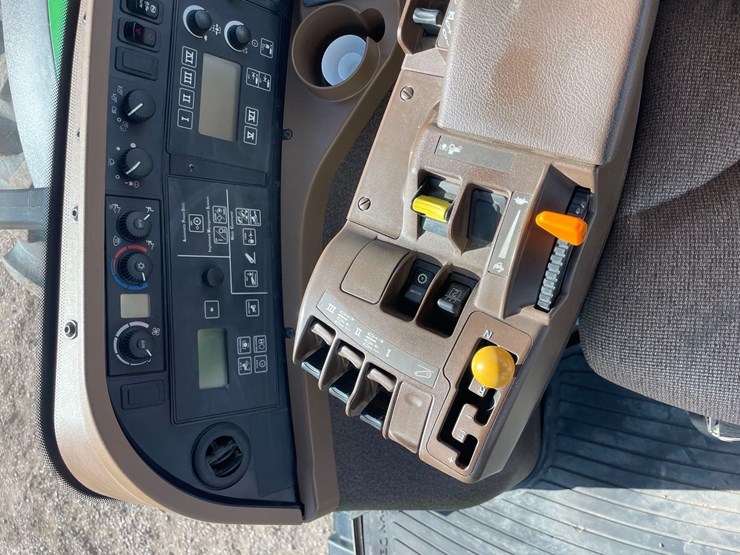 2007-john-deere-8230-image-47