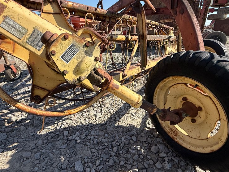 new-holland-256-image-10