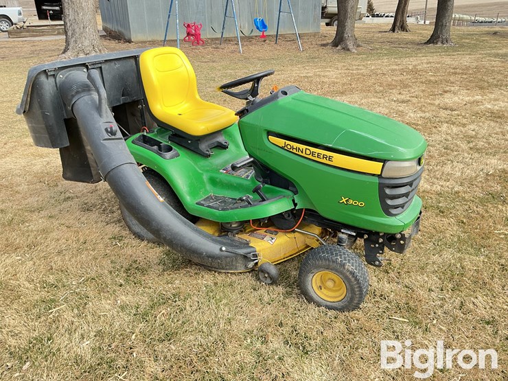 2006-john-deere-x300-image-3