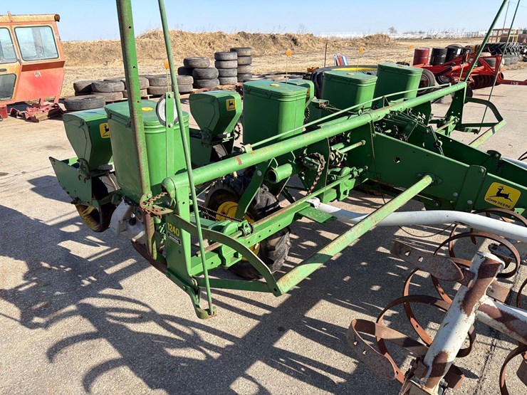 john-deere-1240-image-7