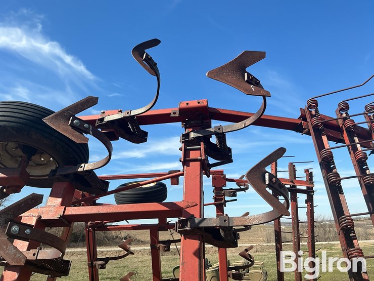 hesston-2210-image-14