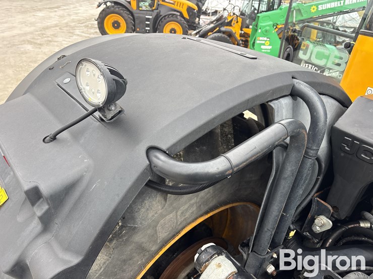 2022-jcb-8330-fasttrac-4wd-tractor-image-18