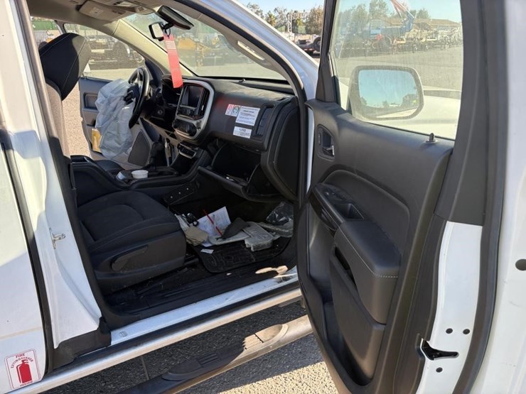 2019-gmc-canyon-sle-image-10