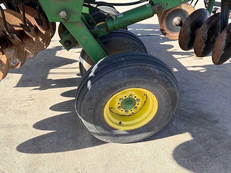john-deere-630-image-9