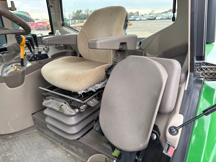 2023-john-deere-6120m-image-31