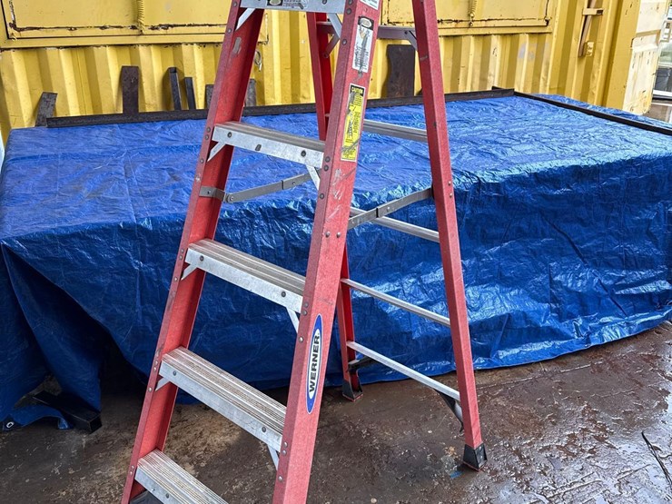 werner-6ft-aluminum-ladder-image-2