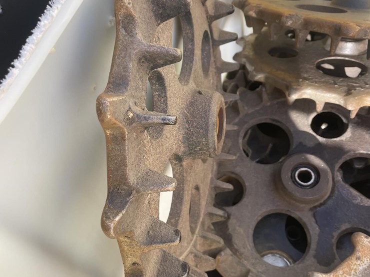 fingertill-planter-closing-wheels-image-2