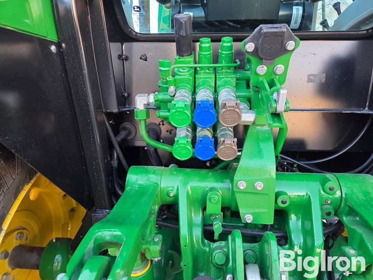 2024-john-deere-5095m-image-13