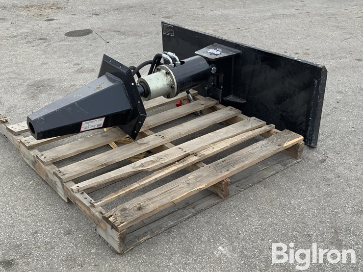 2025-massey-ferguson-730-image-1