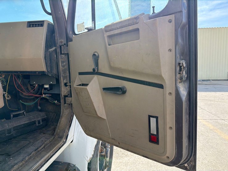 1990-international-4900-image-51