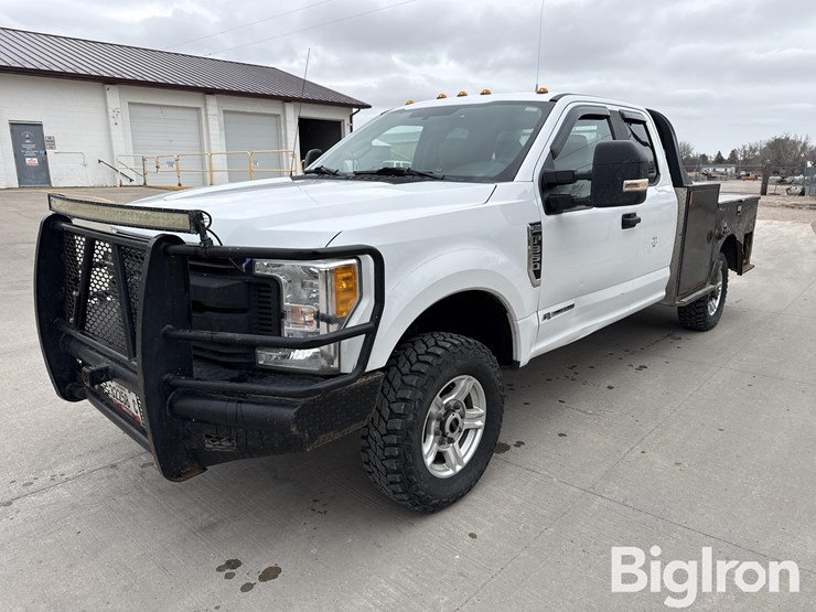 2017-ford-f350-image-1