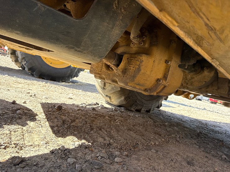 2024-deere-320-p-tier-image-31