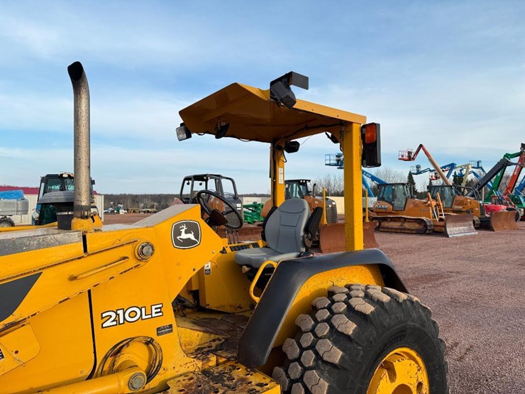 deere-210le-image-14