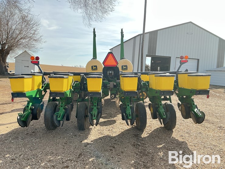 john-deere-7200-image-6