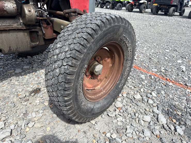 massey-ferguson-245-image-12