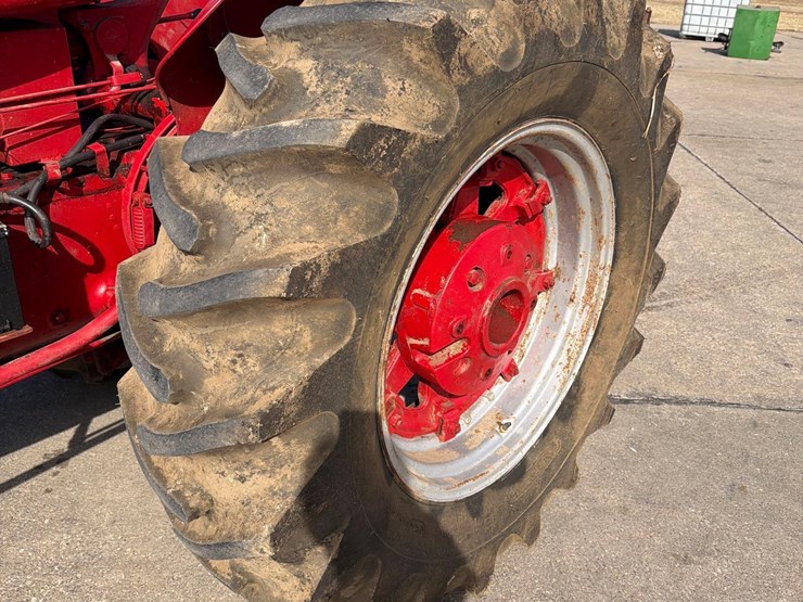 farmall-mccormick-w-6-standard-tractor-image-8