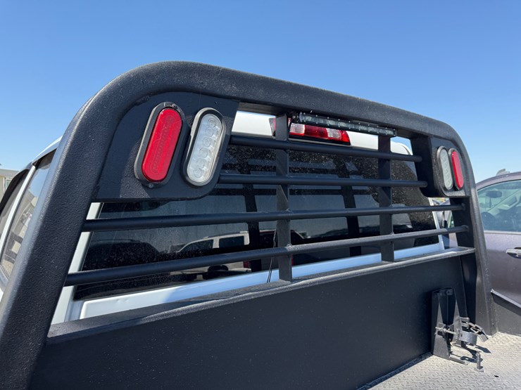 2019-chevrolet-3500hd-image-19